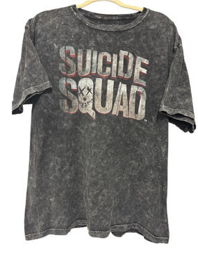 Men's suicide squad t-shirt sz L with small hole